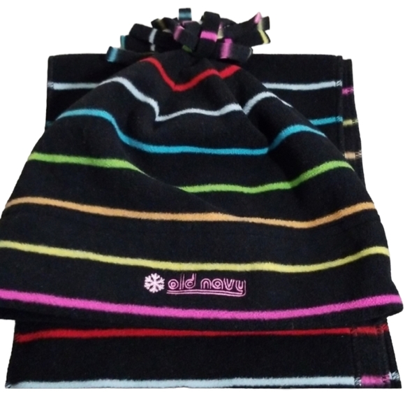 Old Navy Hat and Scarf set - Picture 2 of 11